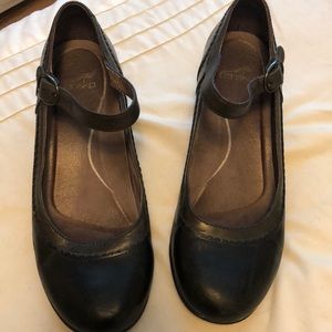 Dansko shoes size 39